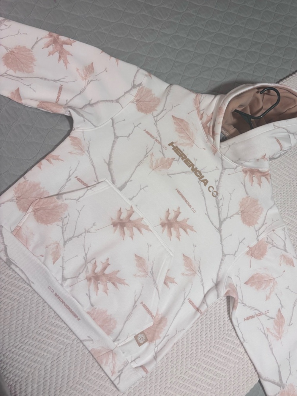 Women's Cream & Blush Leaf-Print Hoodie